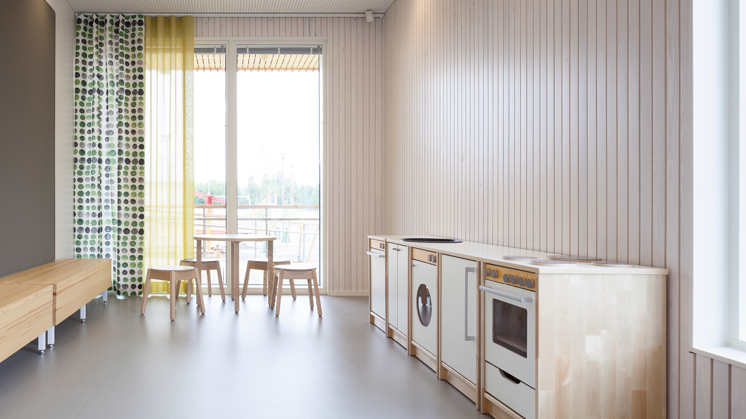 OOPEAA_Ulkometsä_web-10