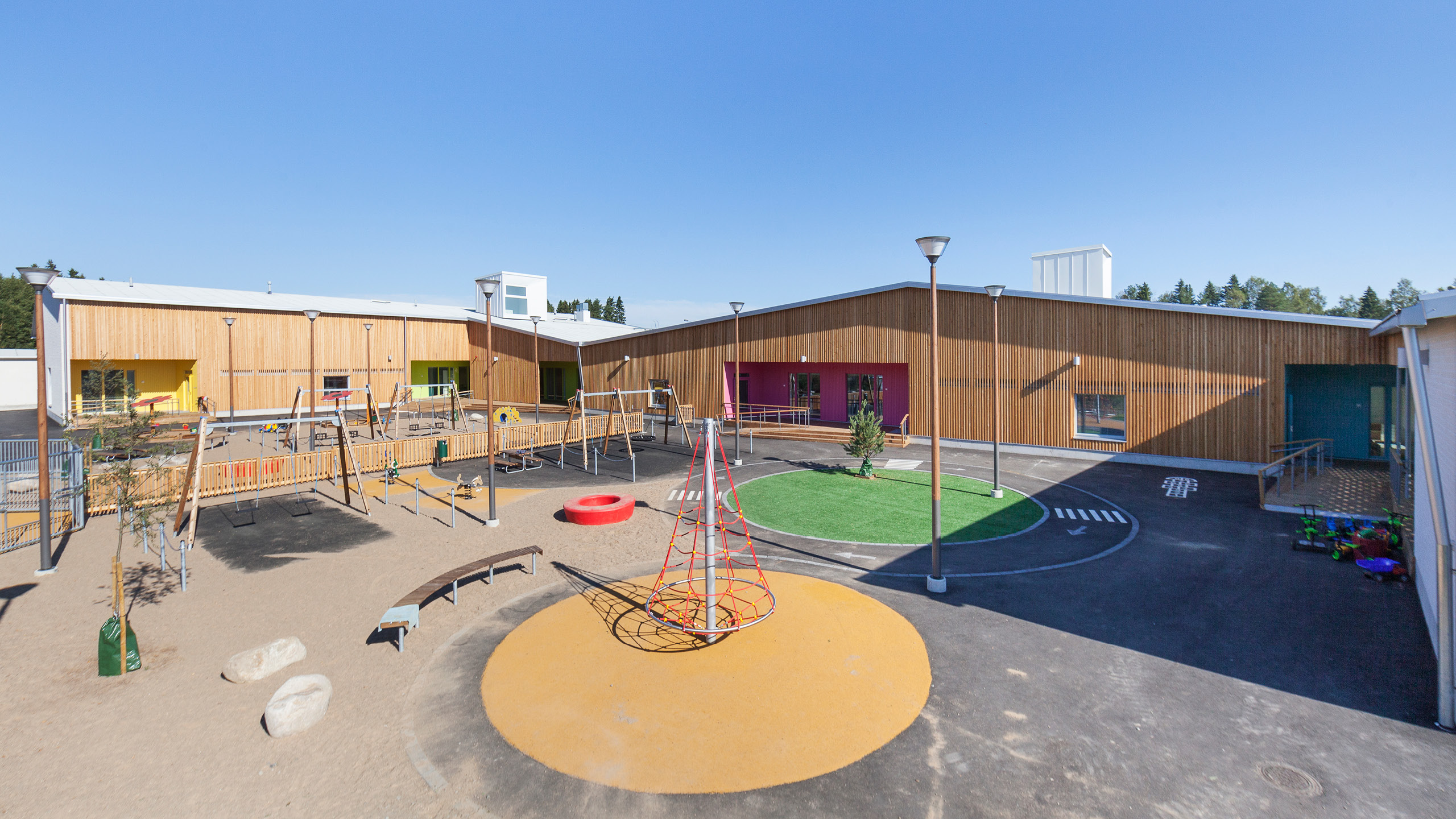 OOPEAA_Ulkometsä_web-14