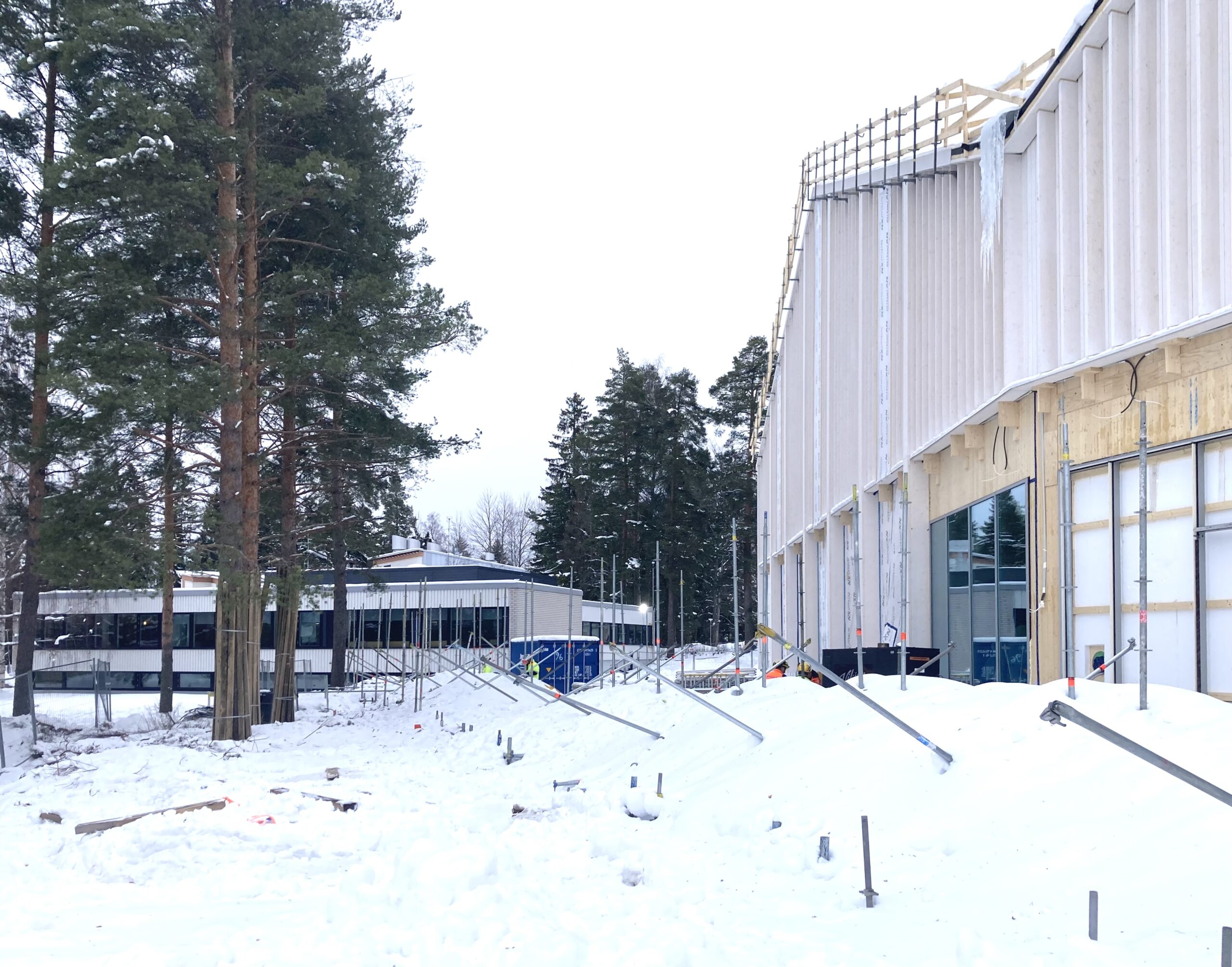 Exterior image of the Järvenpää Professional Training Center under construction