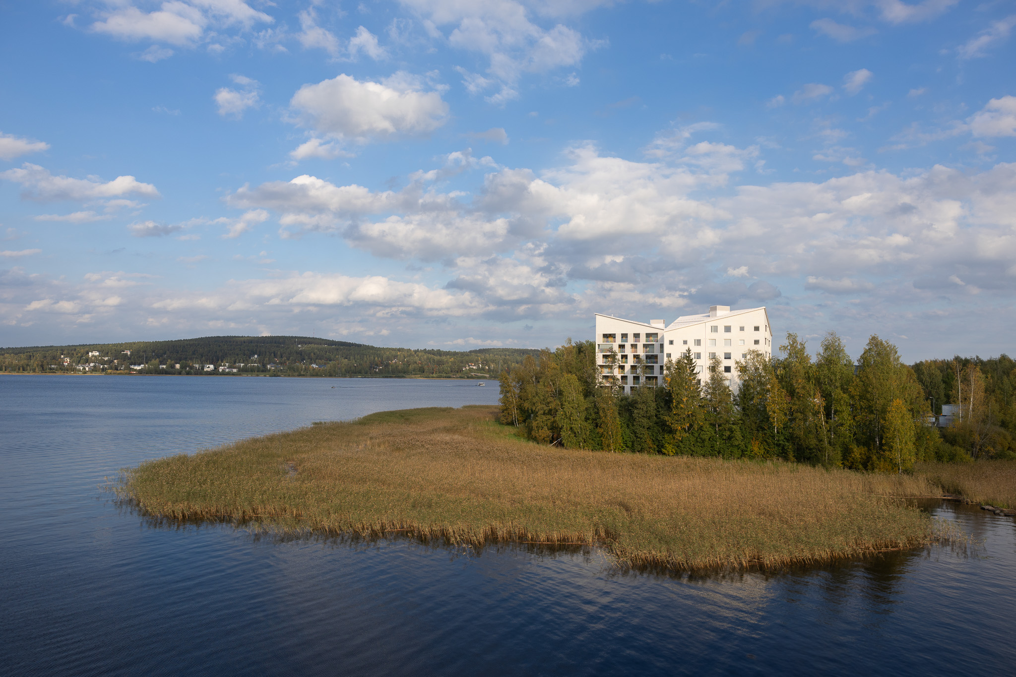 Suuruspää Housing in Jyväskylä in relation to the surrounding landscape
