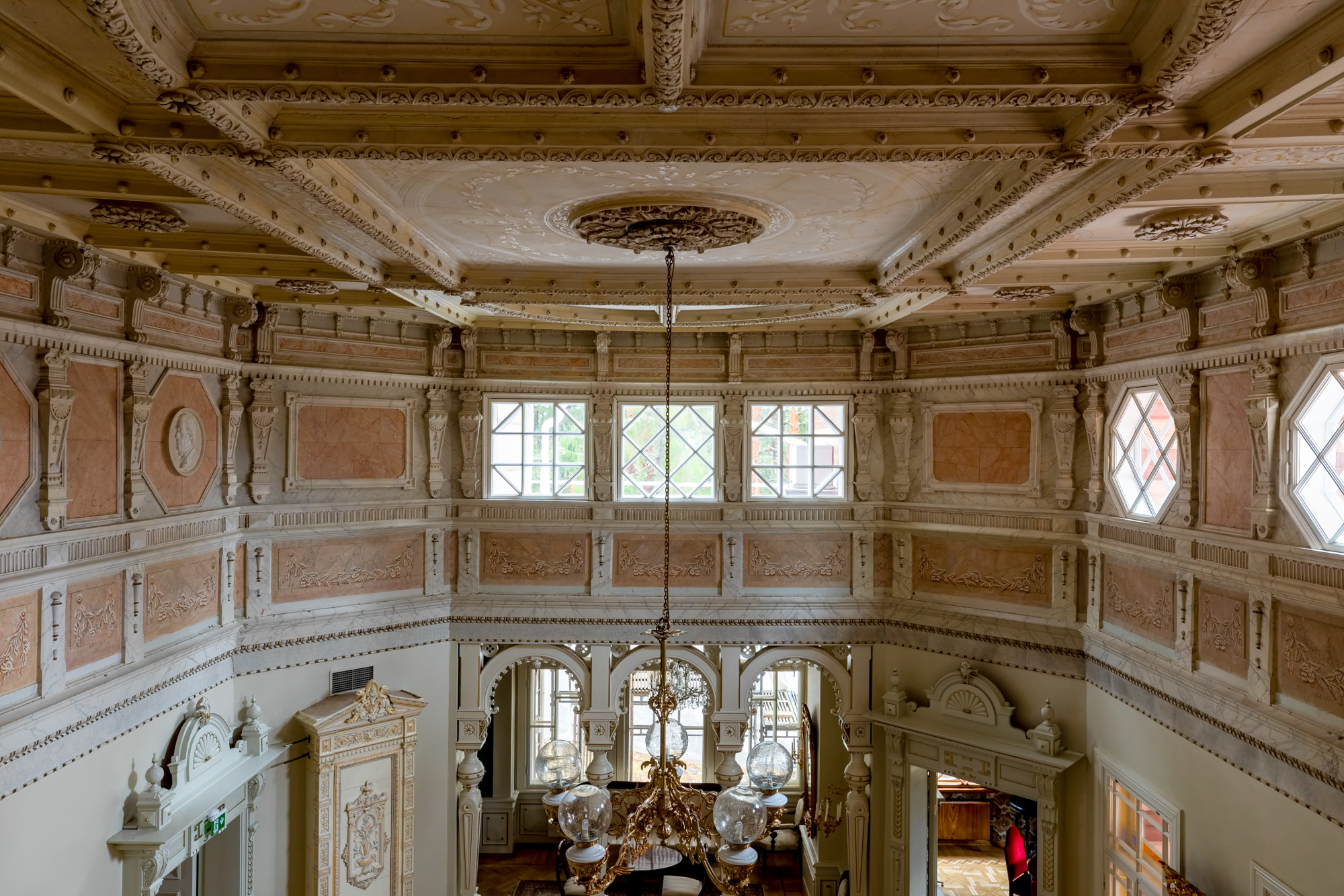Restoration of the Rauhalinna Castle, detailing of the ceiling