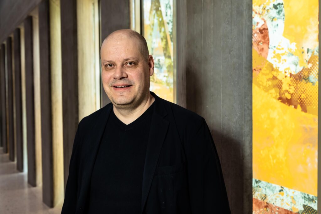 Portrait photo of a man